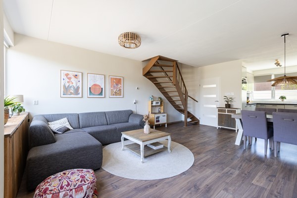 Foto - Te koop: Nette tussenwoning in het gezellige Klundert!